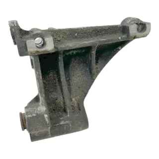 VW Golf 3 Passat 3A Halter Konsole für Flügelpumpe Träger 028145529 - Bild 3