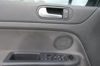 VW Golf Plus 5M 1x Türverkleidung Verkleidung Tür vorne links schwarz - Bild 2