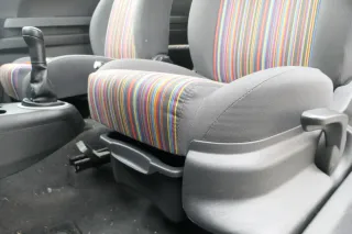 VW Fox Sitz Fahrersitz vorne links OHNEAirbag höhenverstellbar - Bild 4