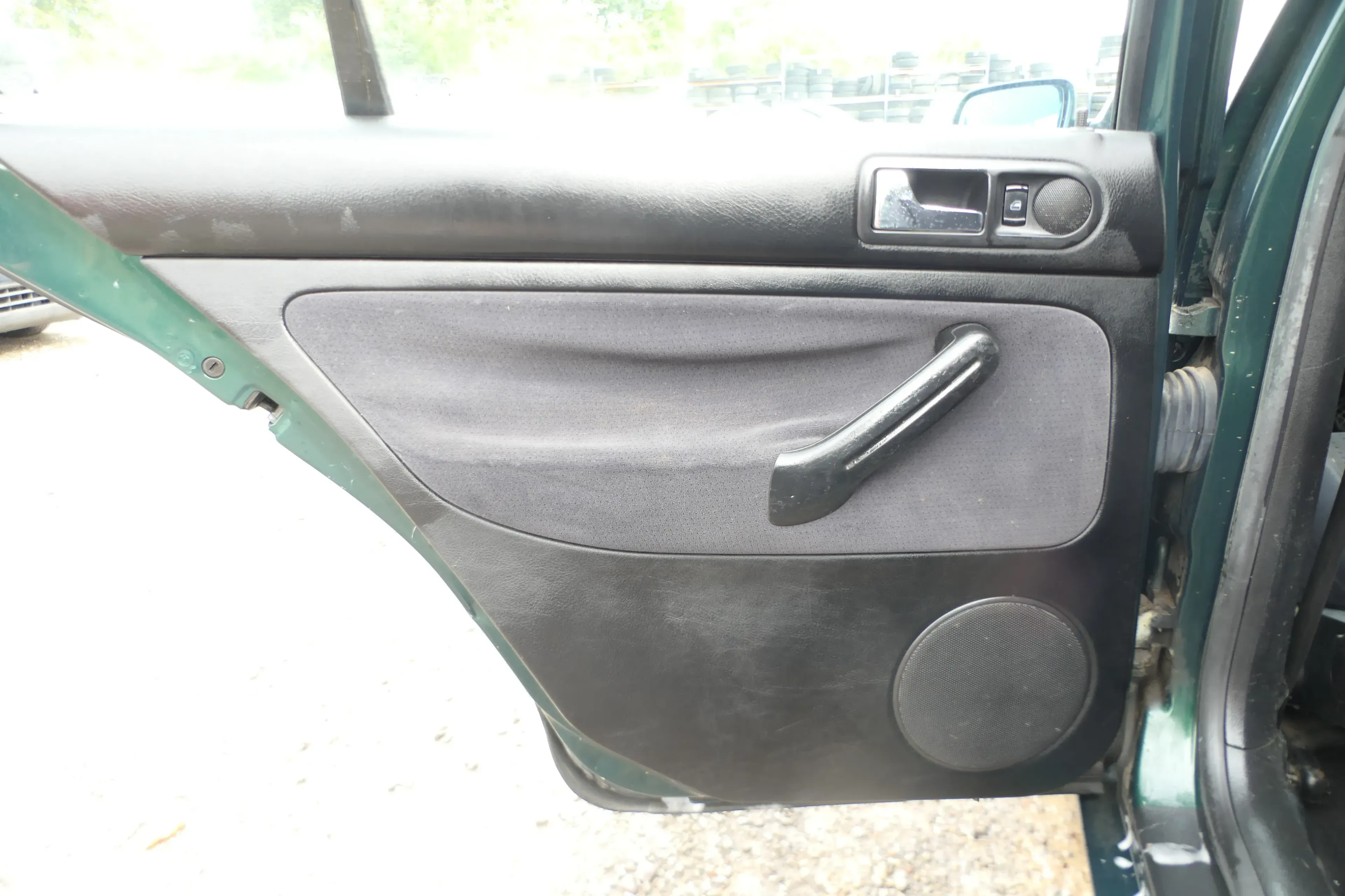 1x VW Golf 4 1J Limousine Türverkleidung Verkleidung Tür hinten links Griff Öffn - Bild 1