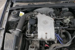 VW Passat 3A 35i Golf 3 Ansaugbrücke Ansaugkrümmer 1,6 AEK 037133203D - Bild 1