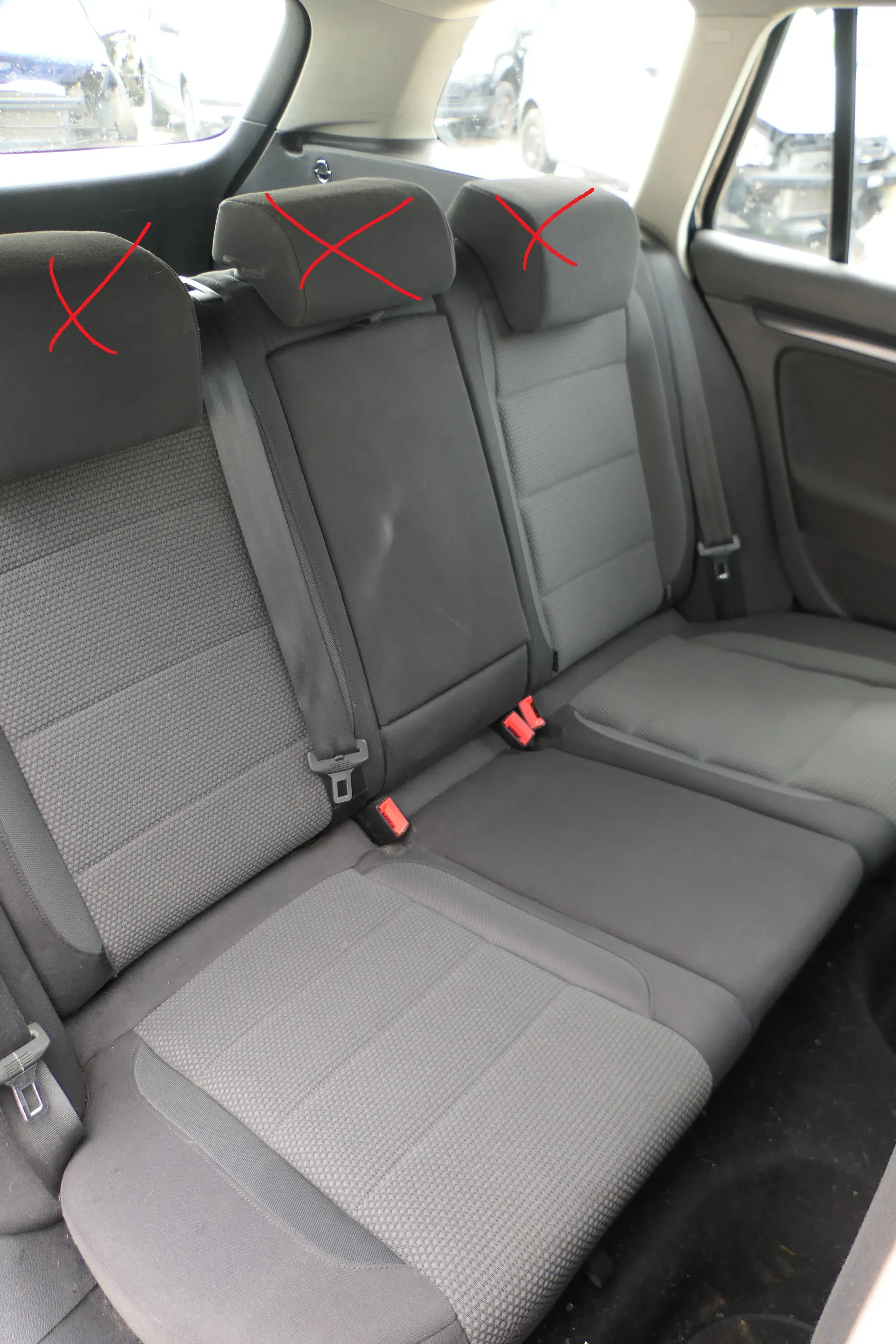 Golf 6 5K Kombi Sitze hinten Rückbank Rücksitzbank 3 Punkt Gurt Lehne OHNE-Kopfs - Bild 1