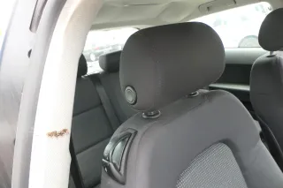 1x Audi A3 8P Kopfstütze vorne schwarz / soul PR-N7C 8H6   rechts - Bild 1