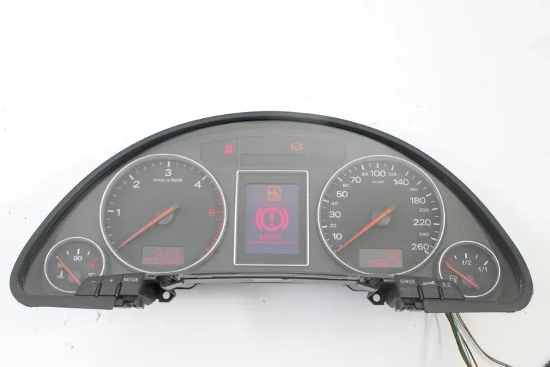 Audi A4 8E B6 Tacho Tachometer Kombiinstrument 352.000km 8E0920900K TDI Diesel - Bild 1