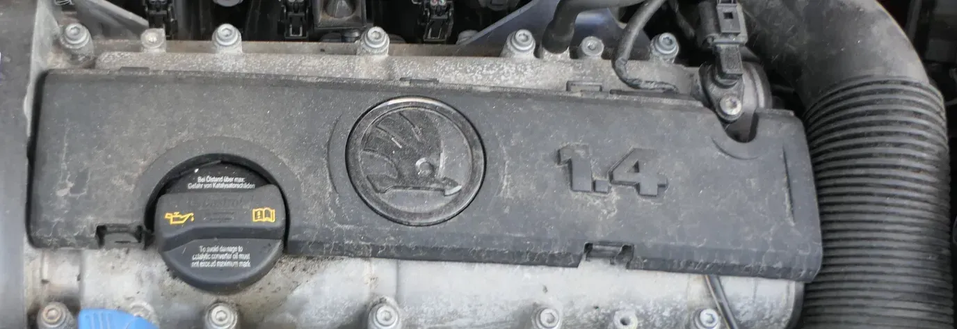 Skoda Fabia 5J Motorabdeckung Abdeckung Motor CGGP 1,4 16V 03C103939N - Bild 1