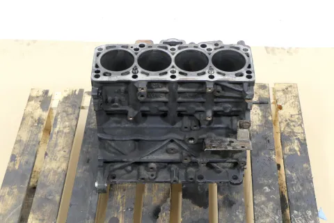 Article AQ44M