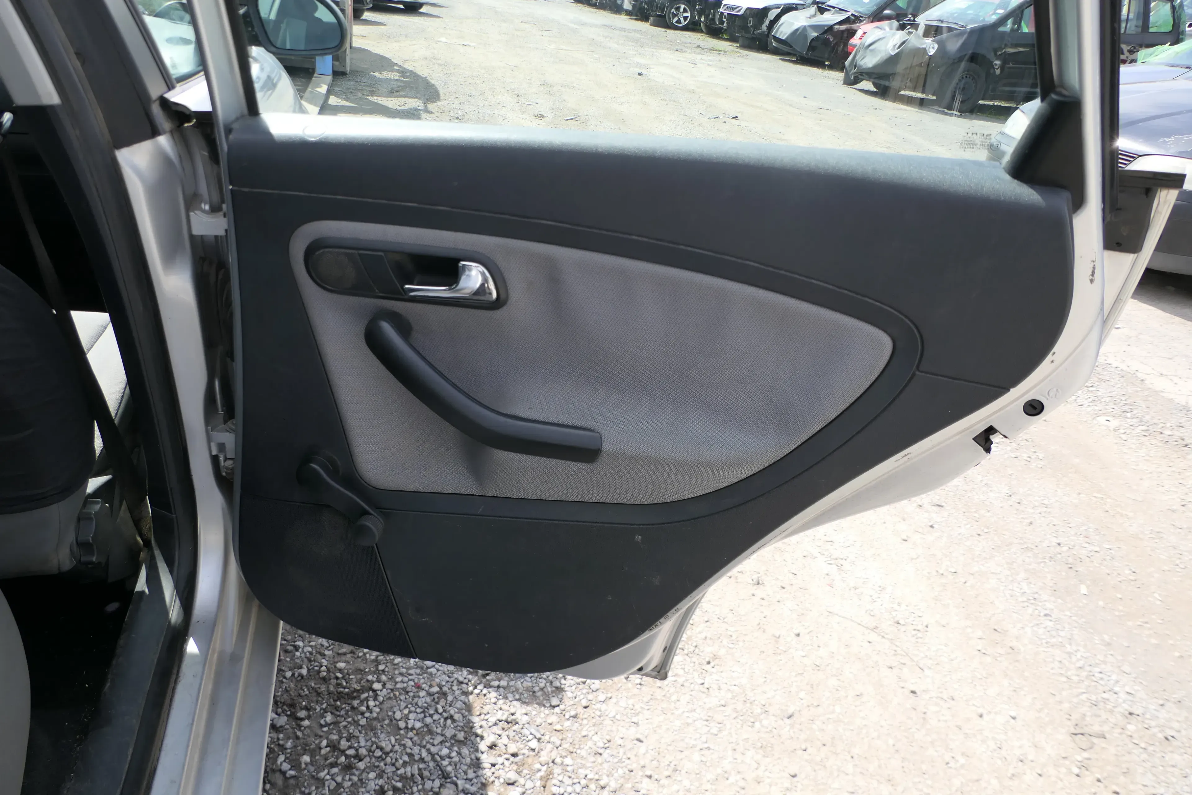 1x Ibiza 6L Türverkleidung Verkleidung Tür hinten rechts 4/5-Türer schwarz grau - Bild 1