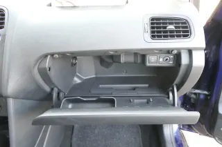 VW Polo 6R Handschuhfach schwarz Handschuhfachdeckel Deckel Klappe - Bild 2