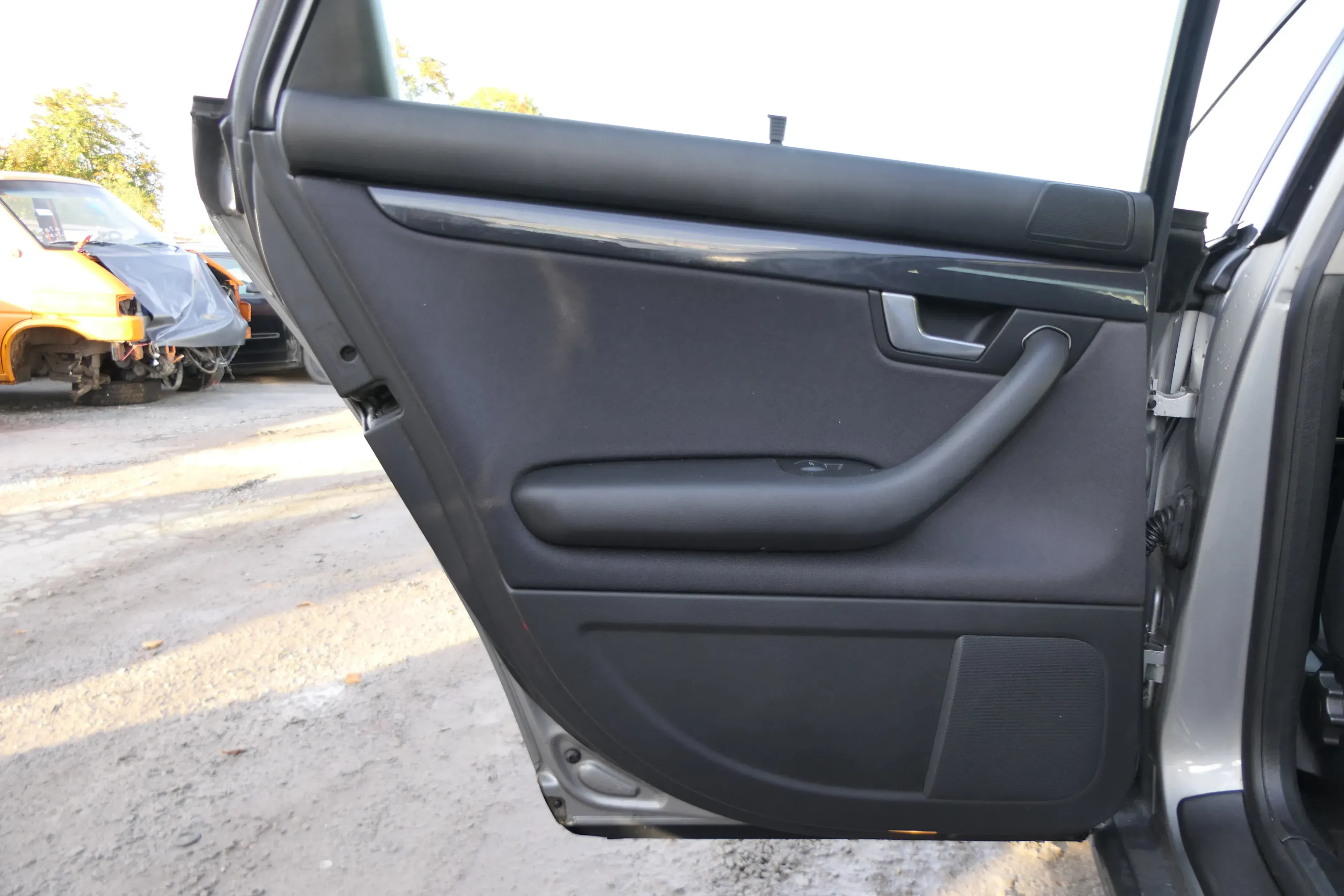 1x A4 8E B6 Türverkleidung Verkleidung Tür hinten links soul schwarz - Bild 1