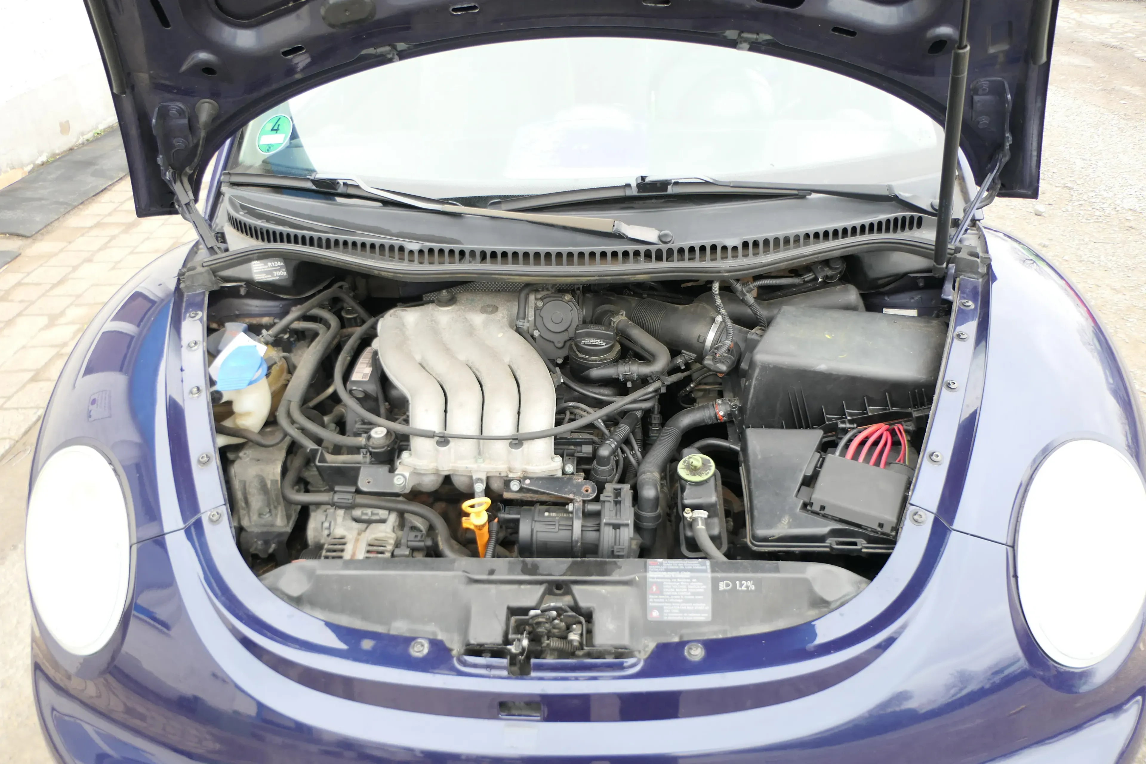 VW New Beetle Kraftstoff Benzin Rohr Schlauch 2,0 AQY AEG APK 1C0133986AJ - Bild 1