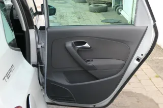 VW Polo 6R 1x Türverkleidung Verkleidung Tür 4/5-Türer hinten rechts schwarz - Bild 1