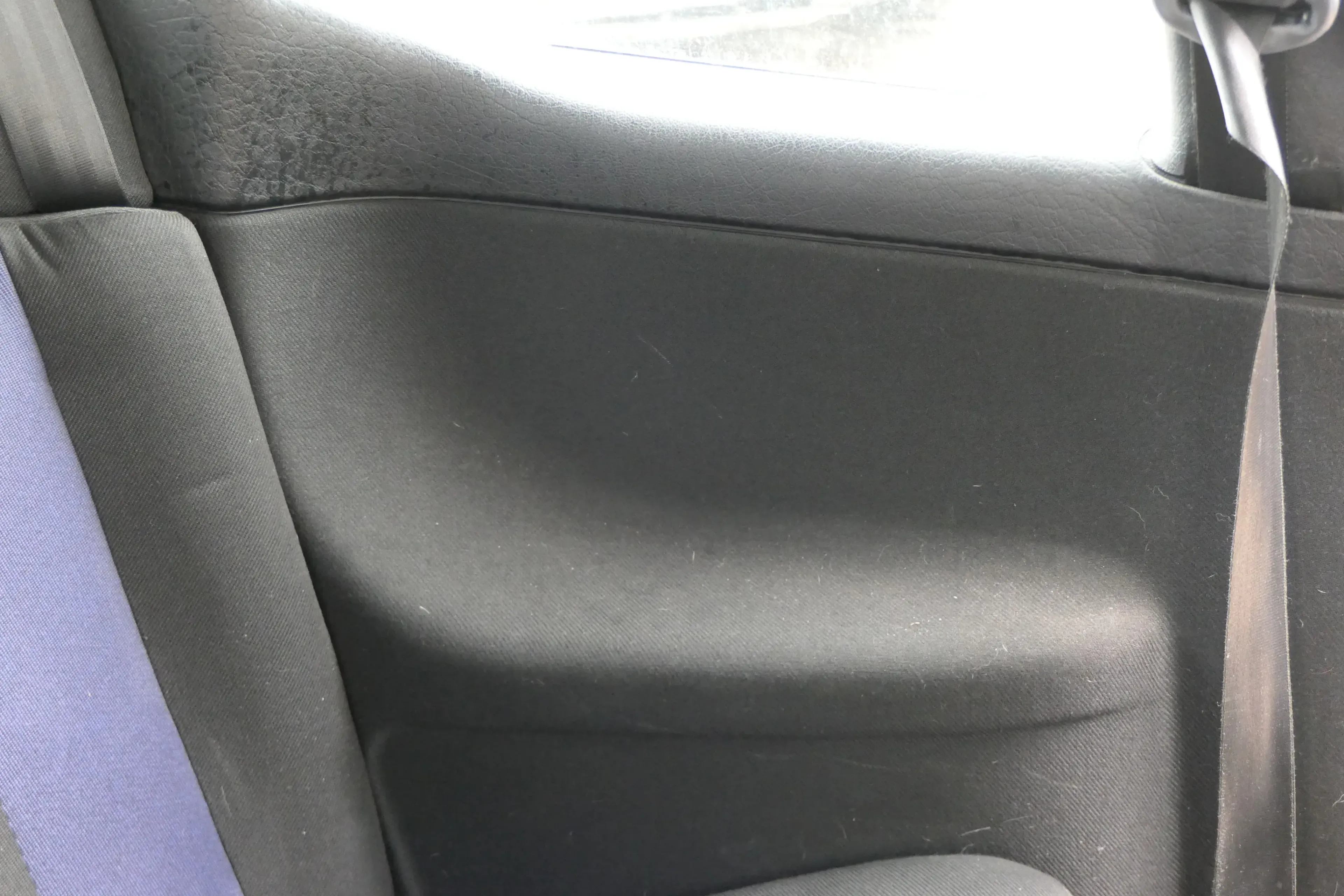 Golf 4 3 1E Cabrio Verkleidung Tür Seitenverkleidung hinten links schwarz - Bild 1