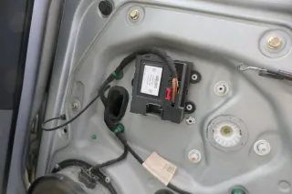 VW Caddy 2k Steuergerät rechts vorne 1k0959792 Türsteuergerät - Bild 1