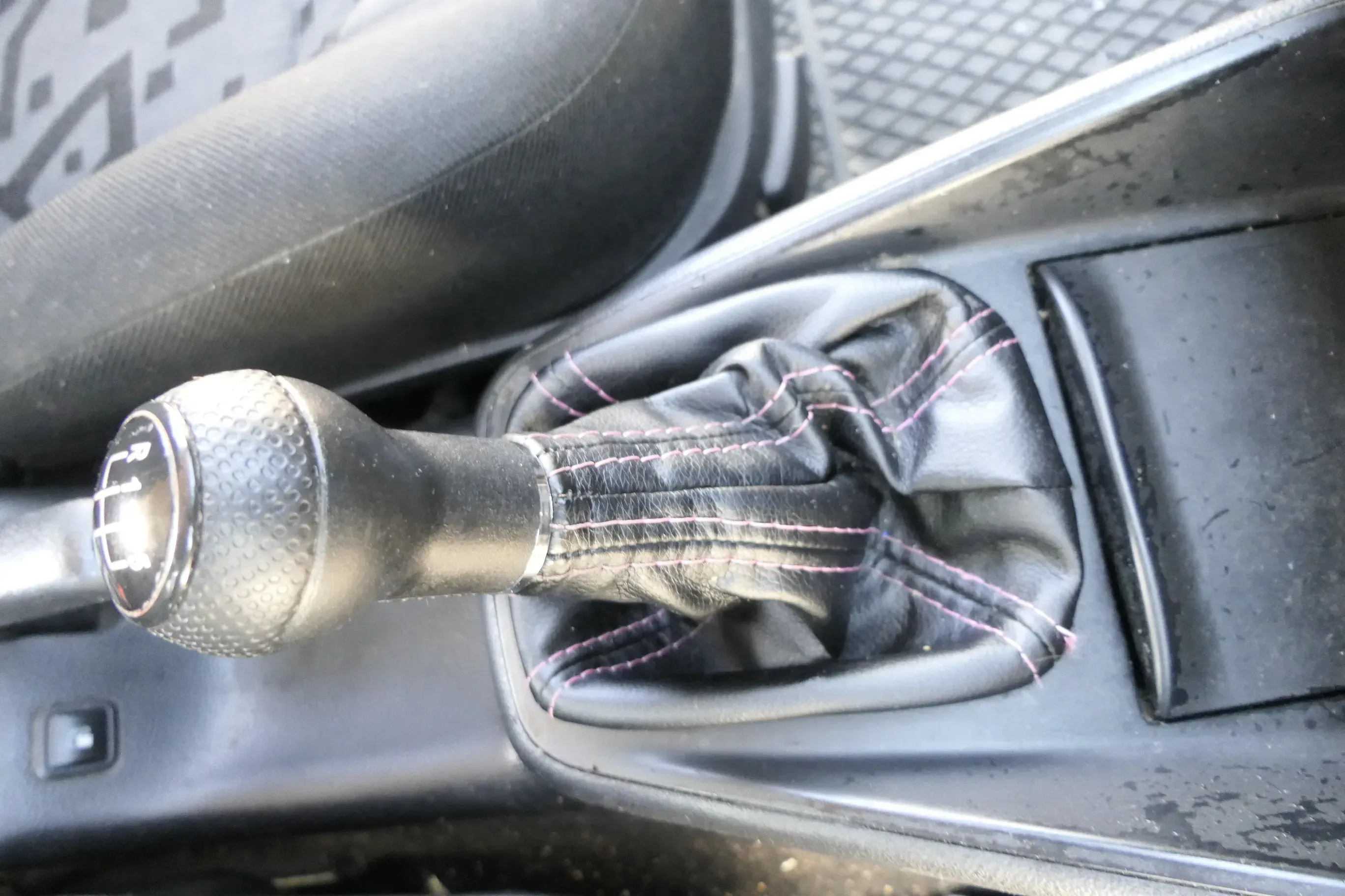 VW Golf 4 Bora Schaltknauf Schaltsack Schaltknüppel schwarz Benziner 5-Gang 1J d - Bild 1