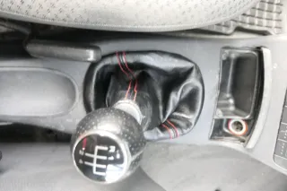 VW Lupo Polo 6N2 Schaltknauf Schaltsack Schaltknüppel schwarz rote Nähte - Bild 4