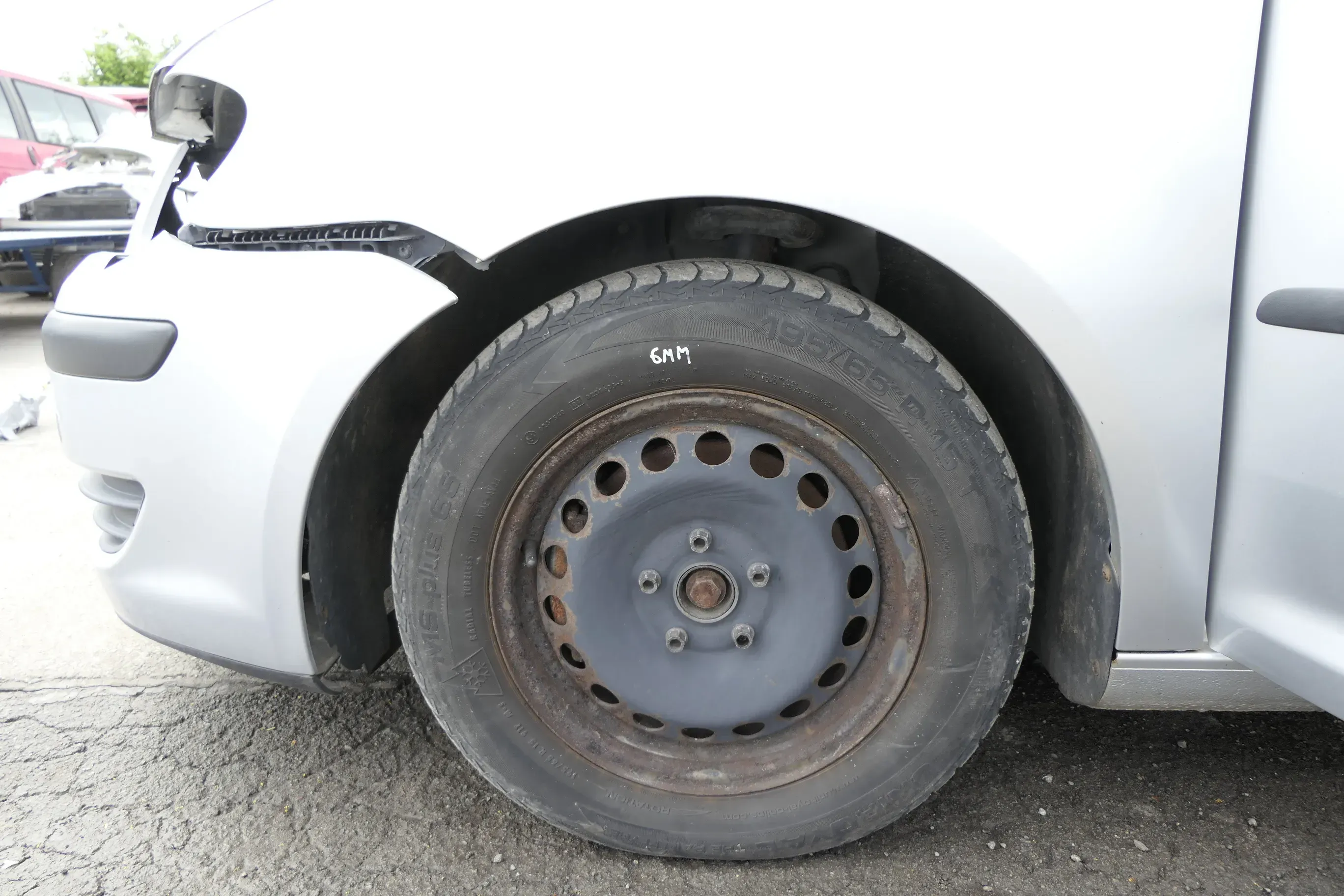 VW Golf 6 Caddy 2K 195/65 R15 91T Winterreifen M+S Felgen Reifen M&S ca. 6-9mm - Bild 1