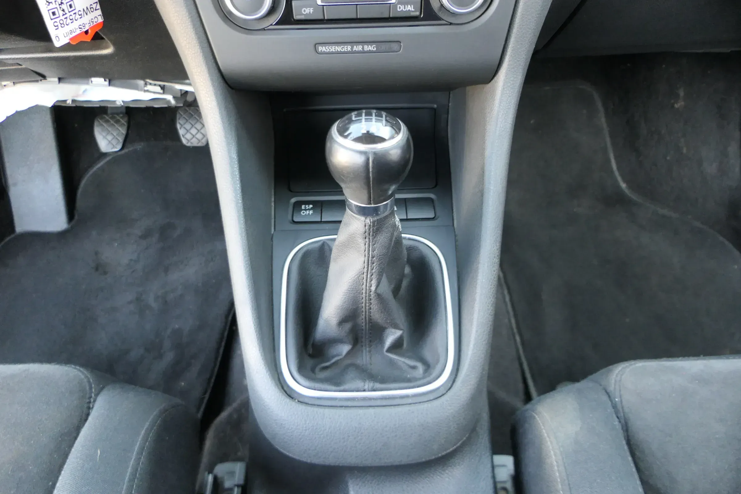 VW Golf 6 Schaltknauf Schaltsack Schaltung Schaltknüppel original 6-Gang Leder - Bild 1