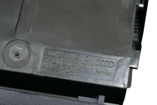 Audi A3 8L Aschenbecher Zigarettenanzünder vorne 8L0857951N 6PS Facelift schwarz - Bild 6
