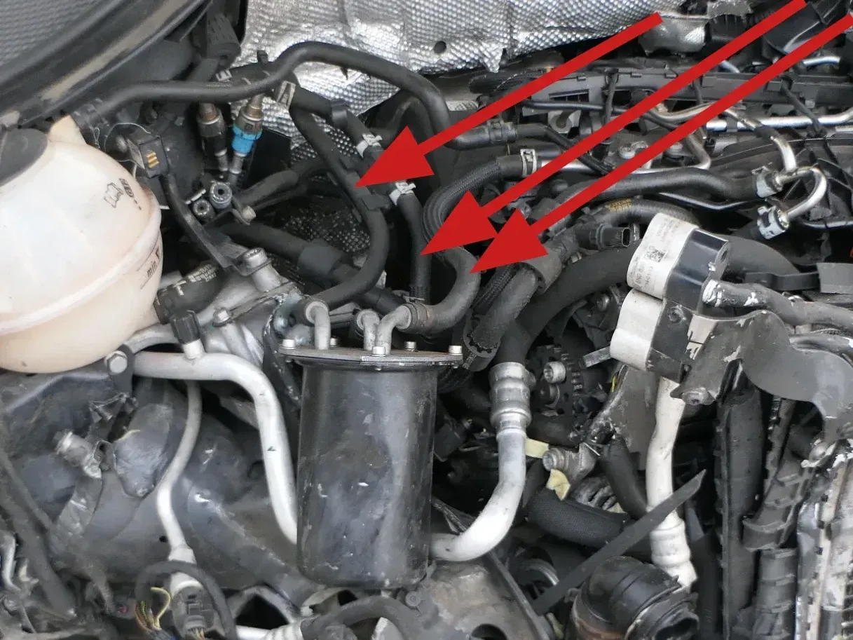 Tiguan 5N Shara 2,0 TDI Leitung Leitungen Kraftstoffleitung Rohre Rohr 7N0130307 - Bild 1