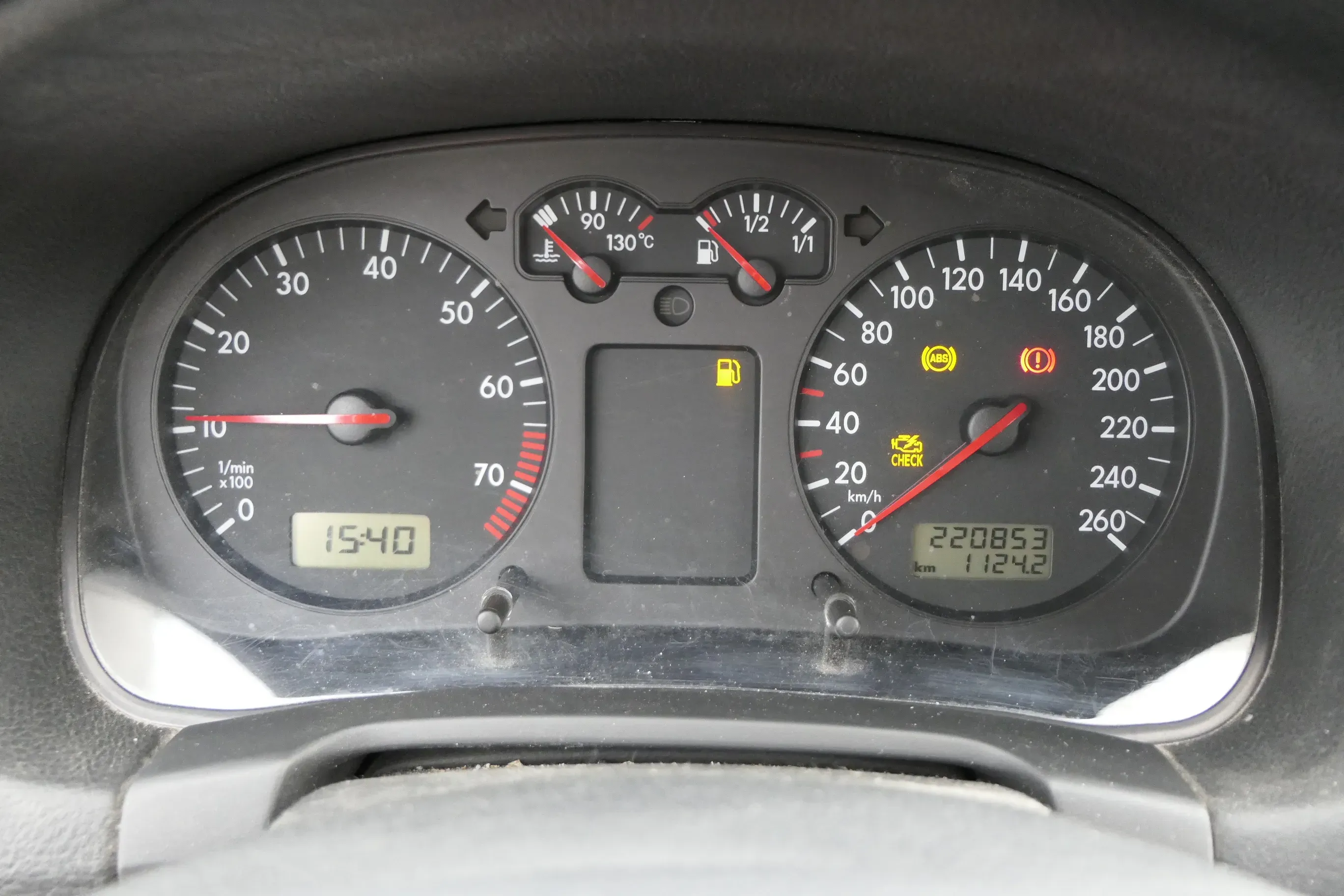 VW Golf 4 Tacho Tachometer Kombiinstrument 220.000km 1J0920805B 1,6-2,8 - Bild 1