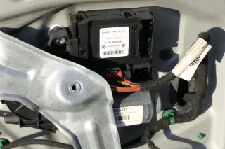 VW Touran Caddy 2k ektrischer Fensterheber Motor vorn links 1T0959701 1K0959793C - Bild 1