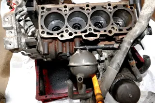 VW Golf 4 A4 8E Motor Block Motorblock 1,9 TDI 74kw 101PS 038103101S ATD AVB - Bild 1