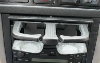 VW Golf 4 Bora Becherhalter Getränkehalter für Dosen Halter Getränke - Bild 1