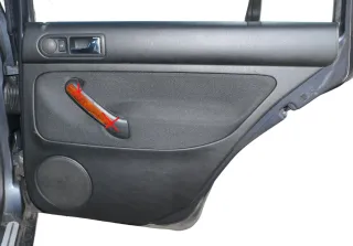 1x VW Golf 4 1J Kombi Türverkleidung Verkleidung Tür hinten rechts schwarz - Bild 1