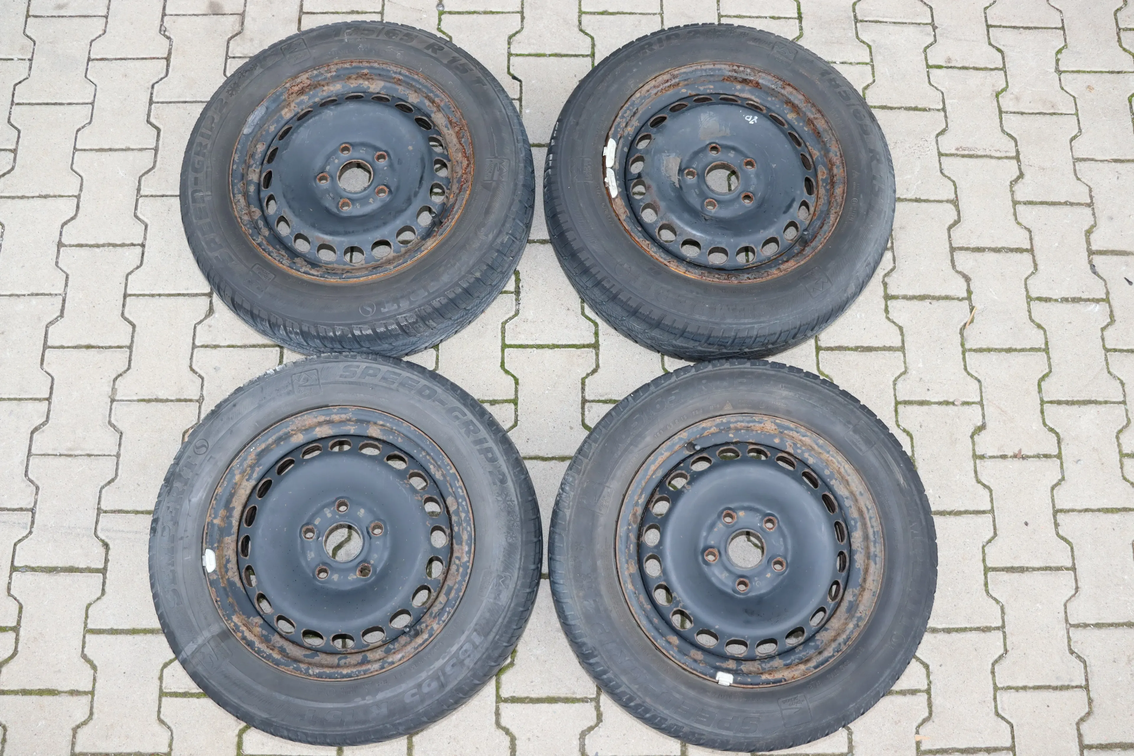 Audi A4 B5 A6 4B Passat 3BG Felgen Reifen Winterreifen M+S 185/65 R15 88T  3-6mm - Bild 1
