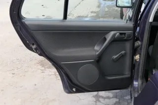 VW Golf 3 1H 4/5-Türer Türverkleidung Verkleidung Tür hinten links schwarz - Bild 1