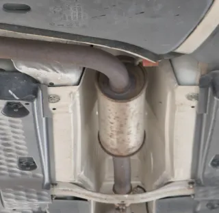 Fabia 5J Auspuff Mittelschalldämpfer Mitte Benziner Mitteltopf 1,4 CGGB CNKA - Bild 2