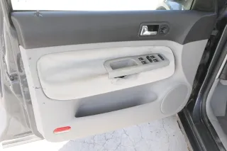 Golf 4 1J Limousine Türverkleidung Verkleidung Tür vorne links grau - Bild 2