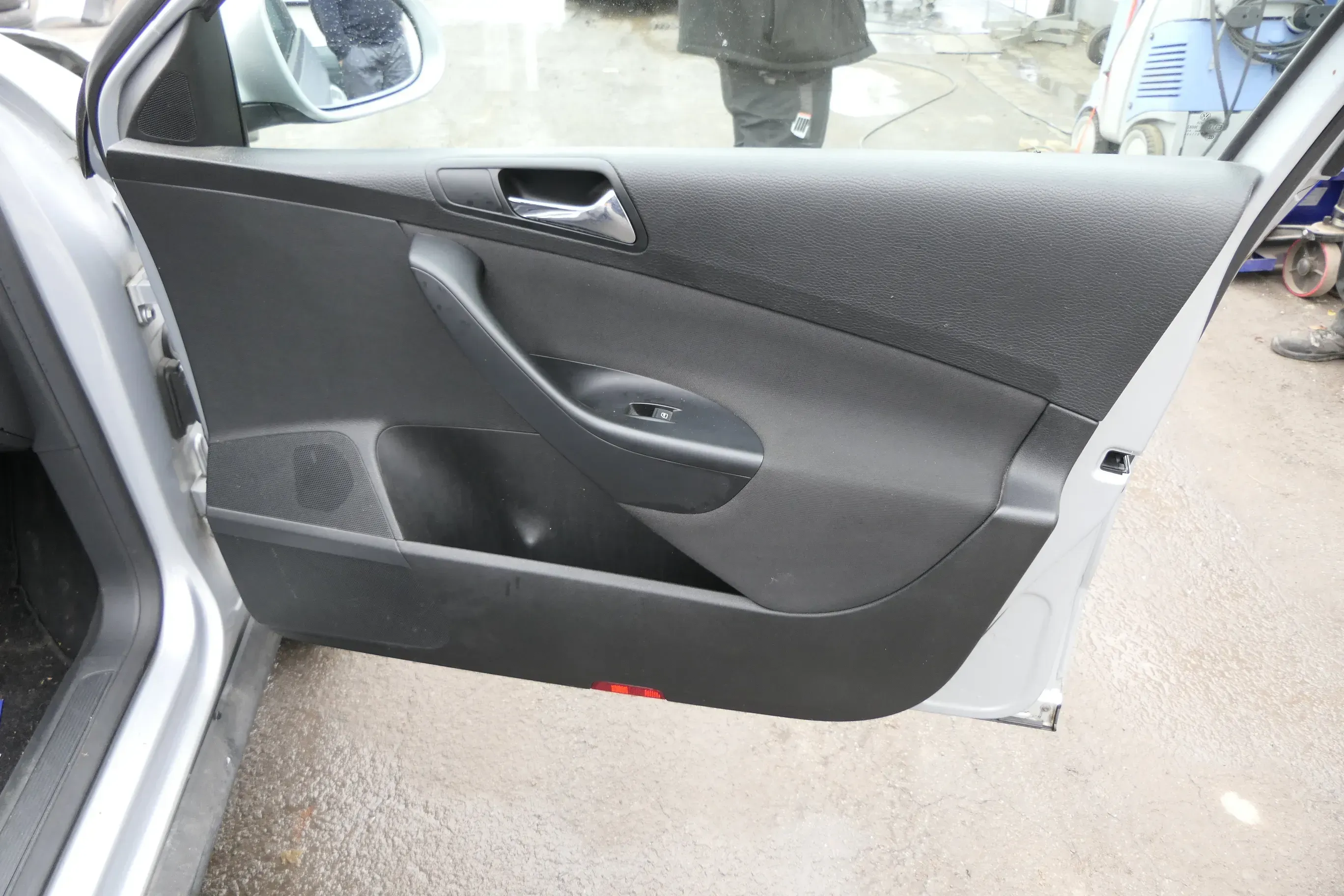 VW Passat 3C Variant 1x Türverkleidung Verkleidung Tür vorne rechts Beifahrertür - Bild 1