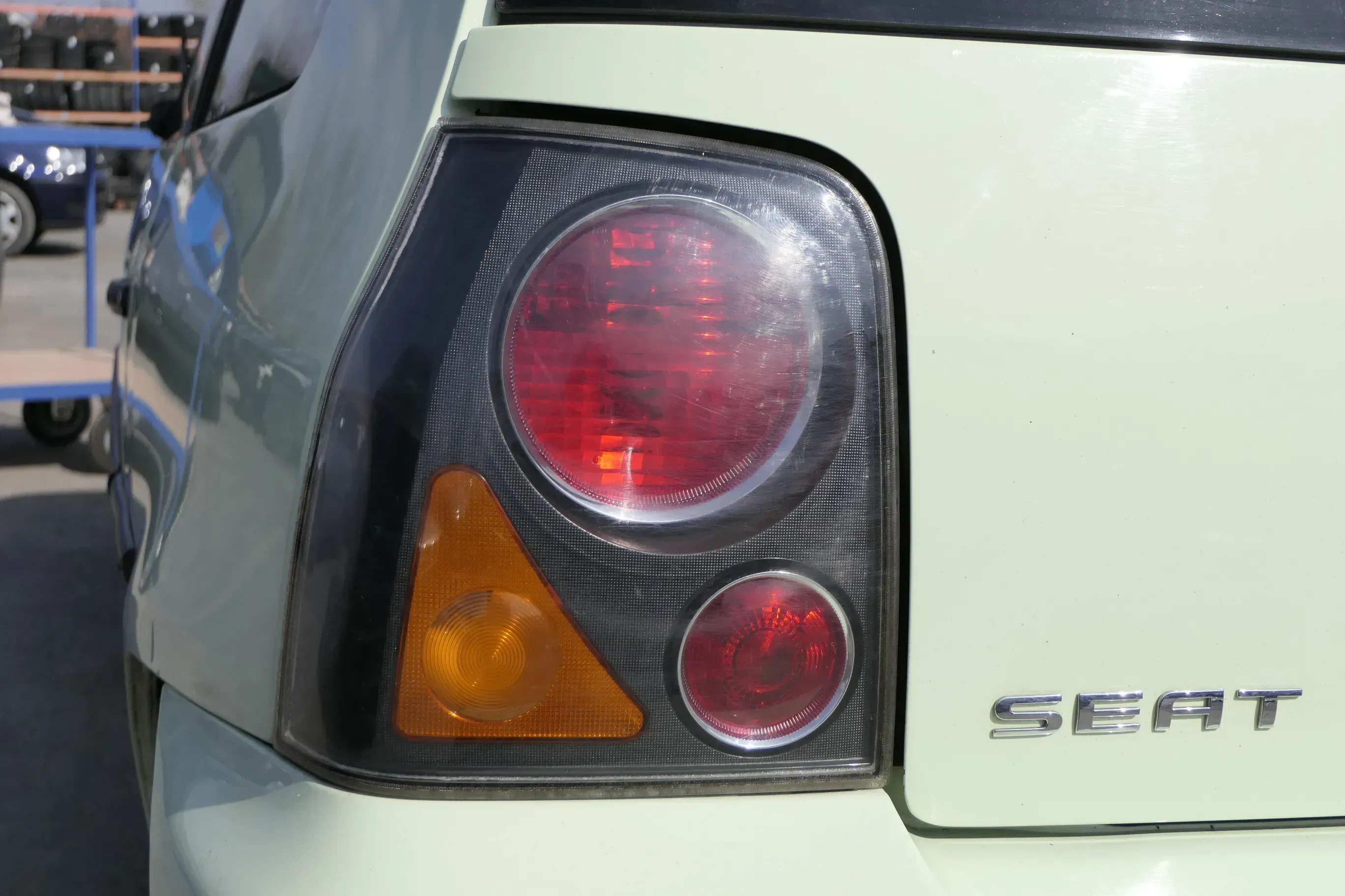 Seat Arosa 6H Rücklicht Rückleuchte Heckleuchte Hecklicht hinten links 6H094511E - Bild 1