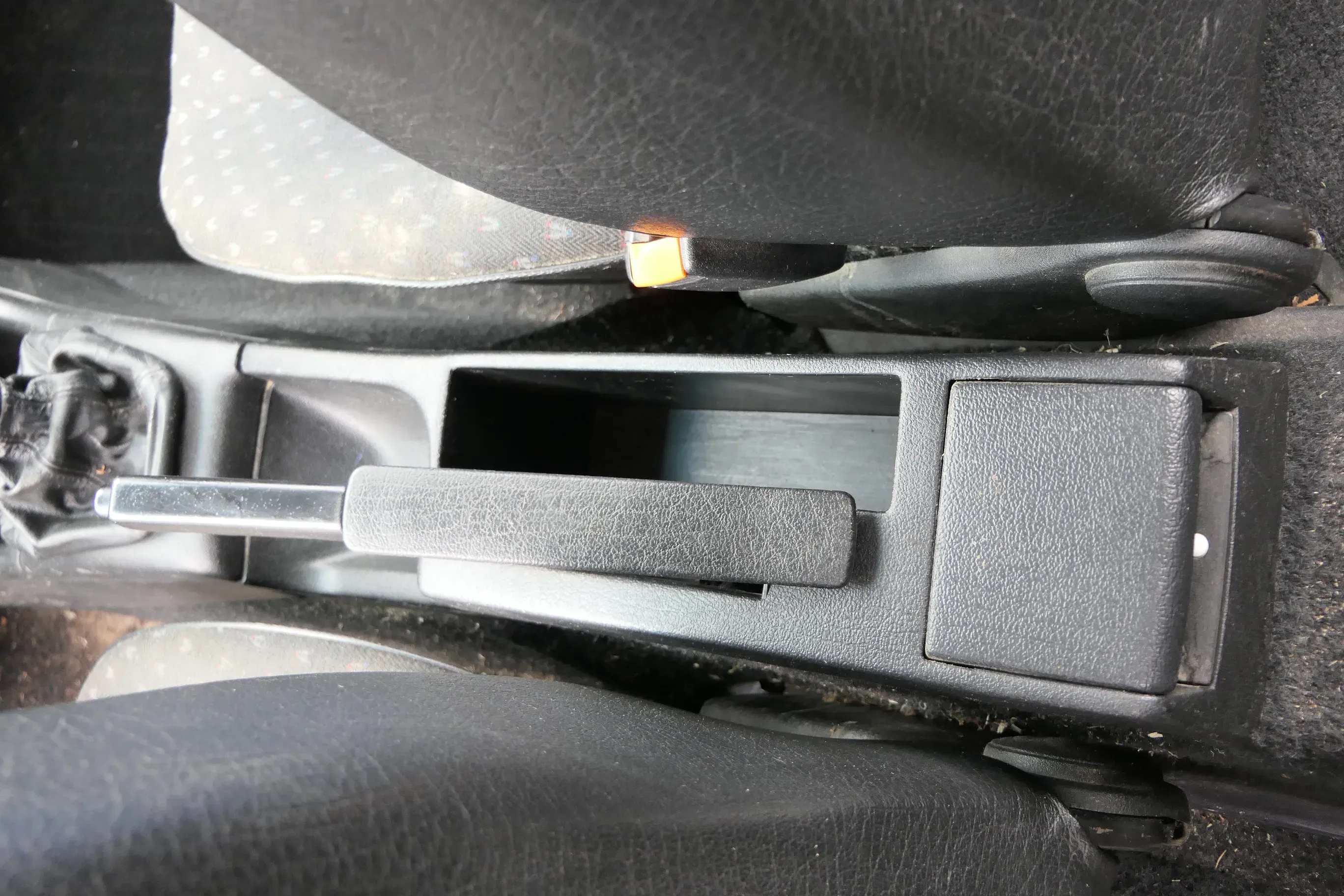 VW Passat 3A 35i Mitteltunnel Aschenbecher Verkleidung Abdeckung - Bild 1