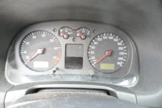 VW Golf 4 Tacho Tachometer Kombiinstrument 265.000km 1J0920822A - Bild 1