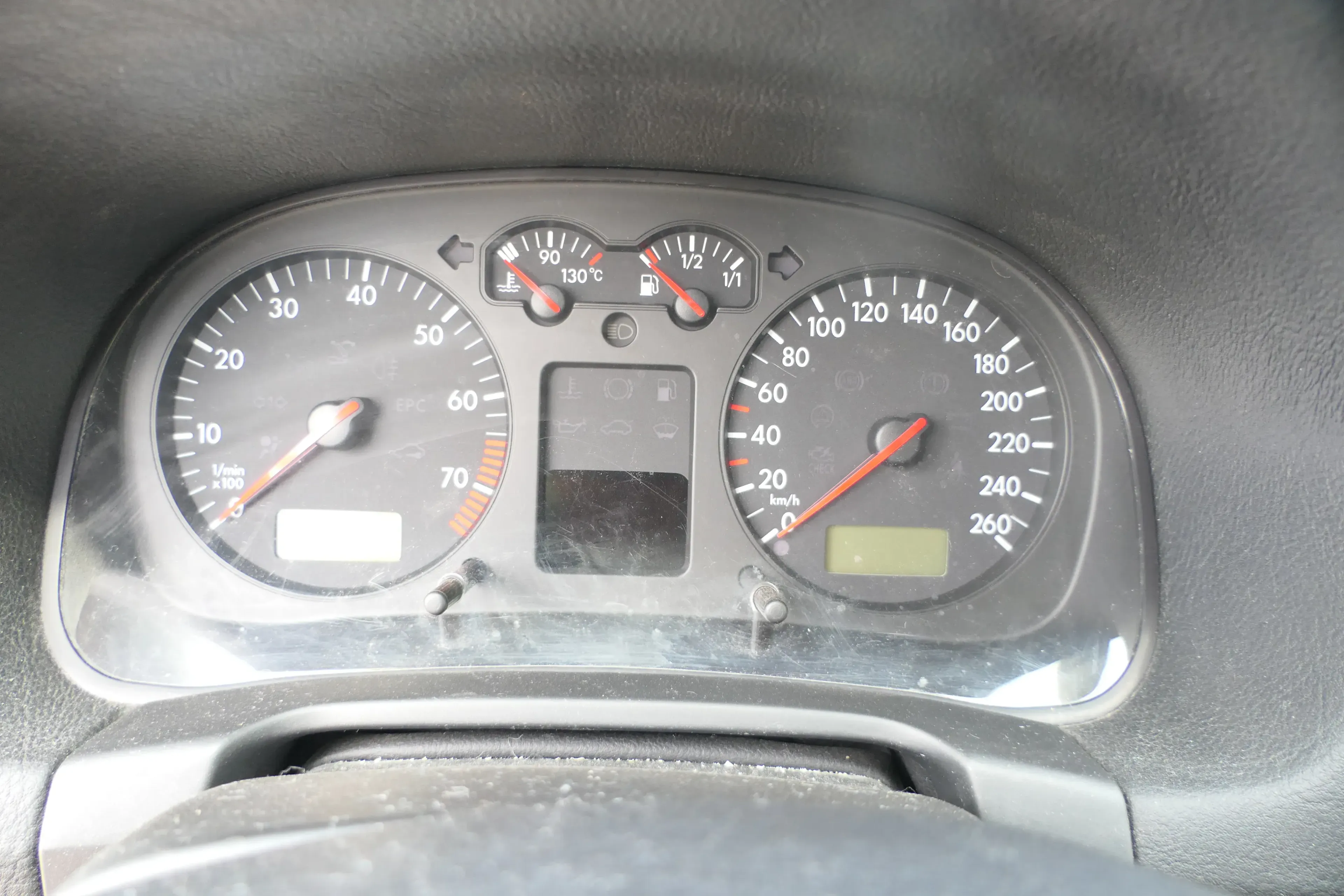 VW Golf 4 Tacho Tachometer Kombiinstrument 265.000km 1J0920822A - Bild 1