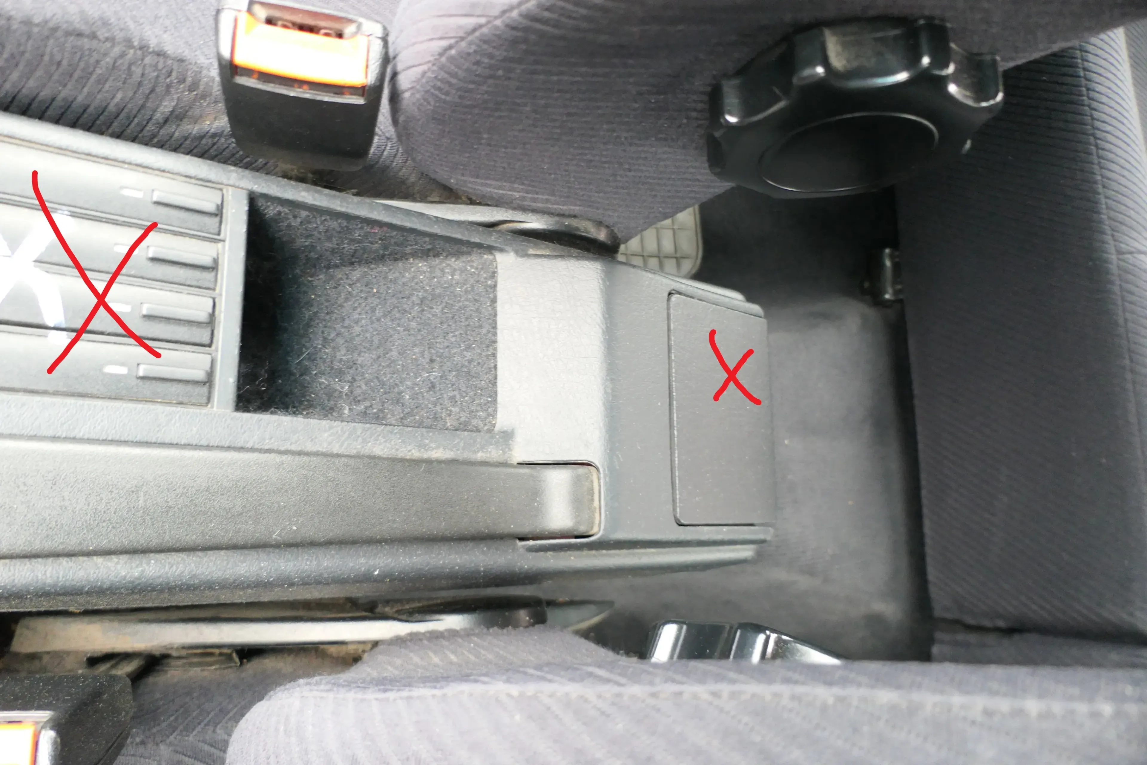 Audi 80 Mitteltunnel hinten Verkleidung um Handbremse 8A0863201F - Bild 1