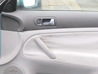 1x Passat 3B Variant Türverkleidung Verkleidung Tür vorne rechts Griff grau - Bild 3