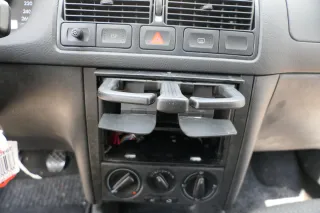 VW Golf 4 Bora Becherhalter Getränkehalter Dosenhalter Halter Getränke Dosen - Bild 2