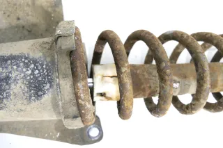 Audi 80 Stoßdämpfer hinten rechts Feder Federbein 8A0512342C Aufnahme Halter - Bild 4