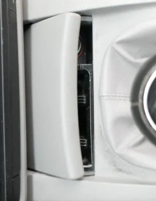 VW Passat 3B Aschenbecher Zigarettenanzünder vorne grau - Bild 2
