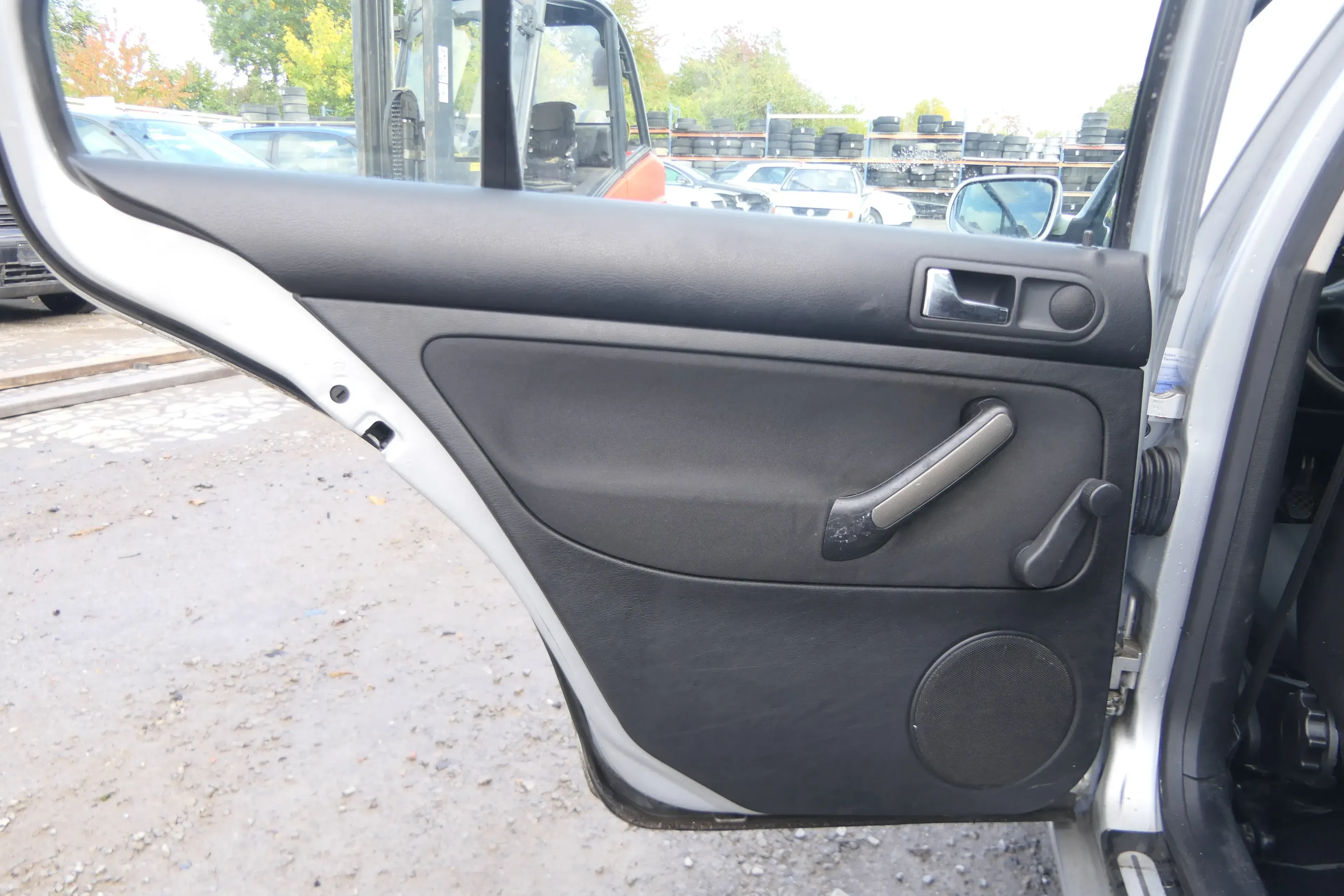 1x VW Bora Limousine Türverkleidung Verkleidung Tür hinten links - Bild 1