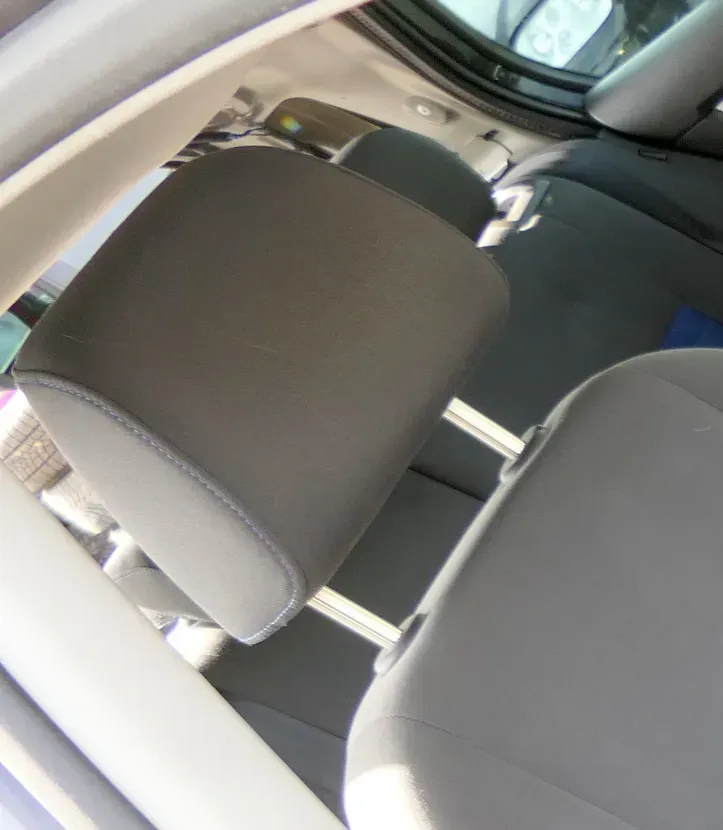 VW Golf 5 V Kopfstützen Kopfstütze vorne rechts oder links TOUR blaue Nähte - Bild 1
