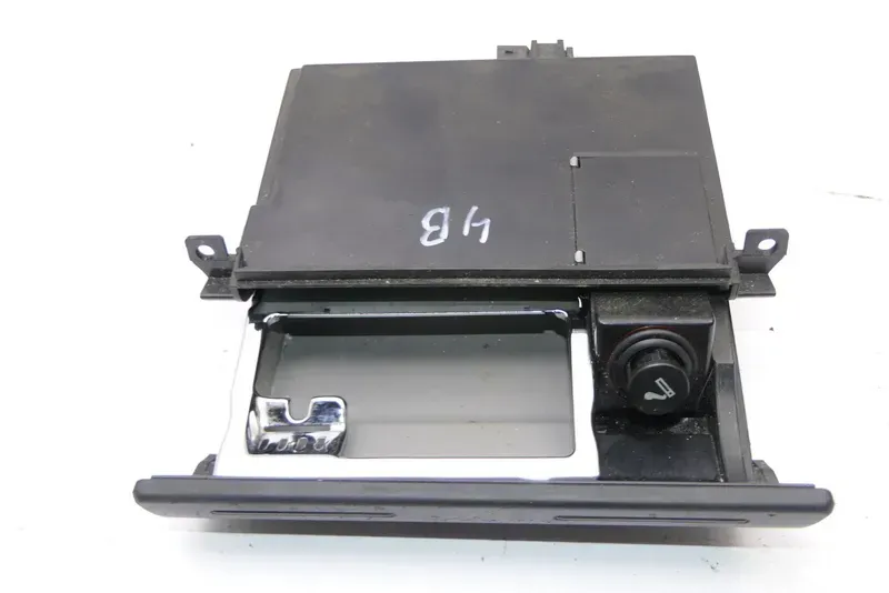 Audi A6 4B Aschenbecher vorne 4B0857951F / G bis ca. Bj. 2001 - Bild 1