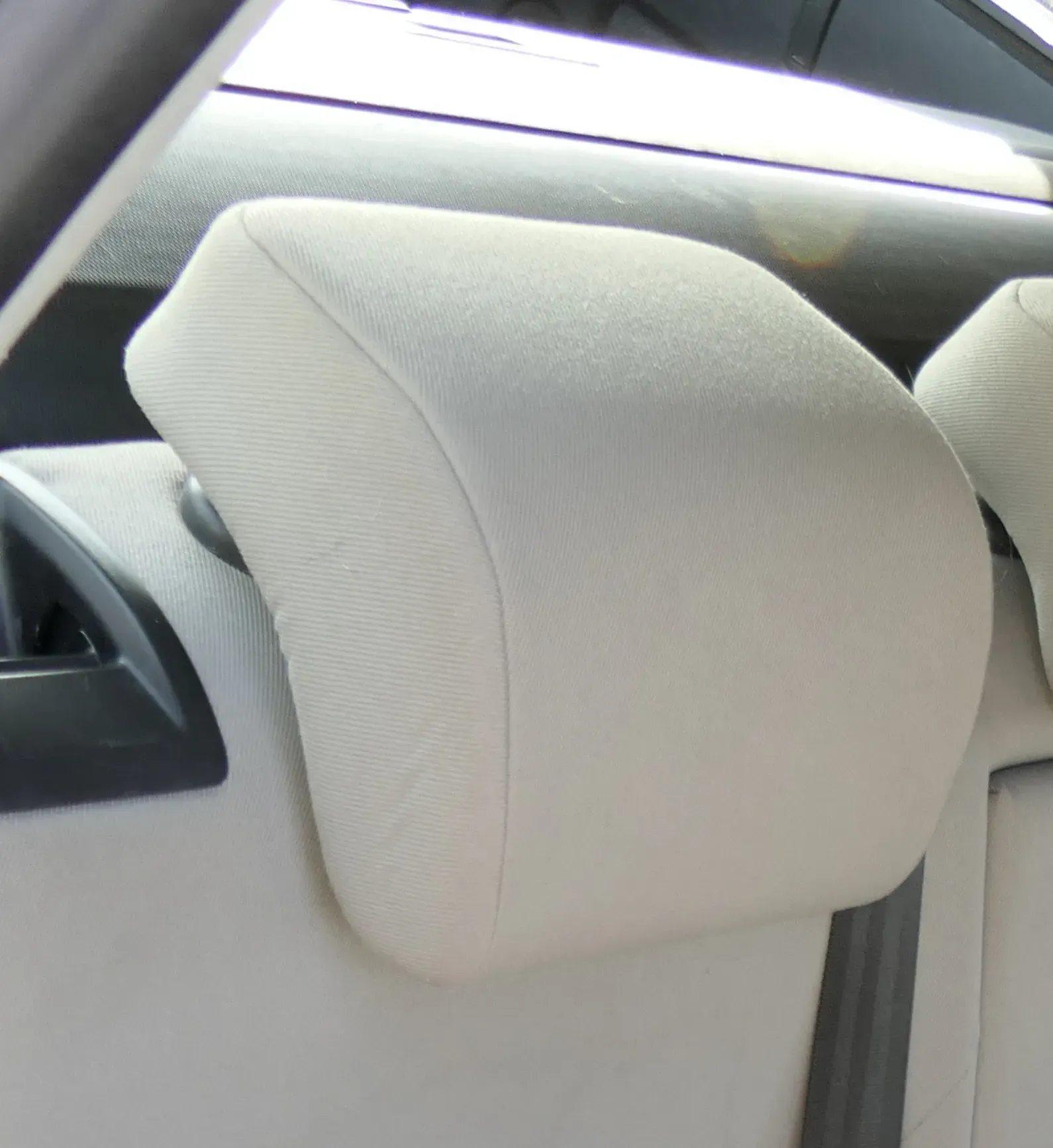 Skoda Octavia 1Z Sitz hinten links oder rechts Kopfstütze Kopfstützen grau achat - Bild 1