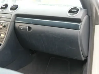 Audi A4 8H Cab Handschuhfach Griff für Handschuhfachdeckel Deckel Klappe blau in - Bild 1