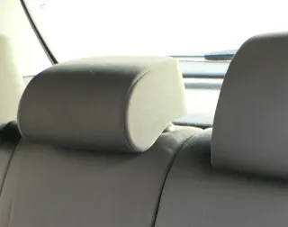 VW Golf 1K 5 Kopfstützen Kopfstütze hinten in der Mitte dunkel anthrazit - Bild 1