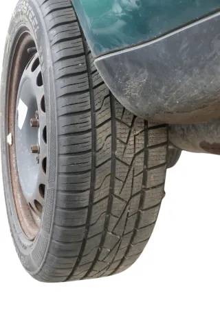 2x Golf 4 Bora Reifen Felgen 205/55 R16 Winterreifen 7-8mm M+S Allwetterreifen - Bild 4