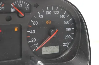 VW Golf 4 Tacho Tachometer Kombiinstrument 304.000km 1J0919860 1,4 16V 75PS 55kw - Bild 2
